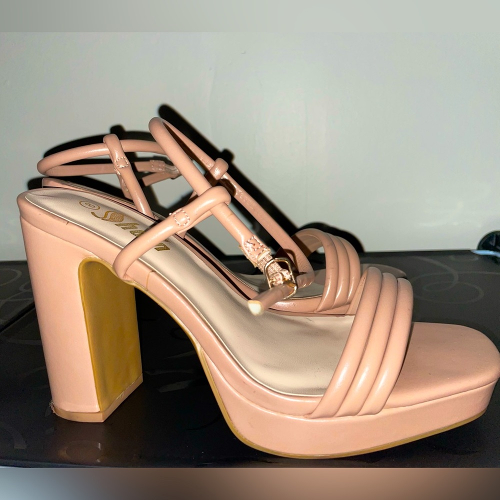 Nude Square Toes Heals